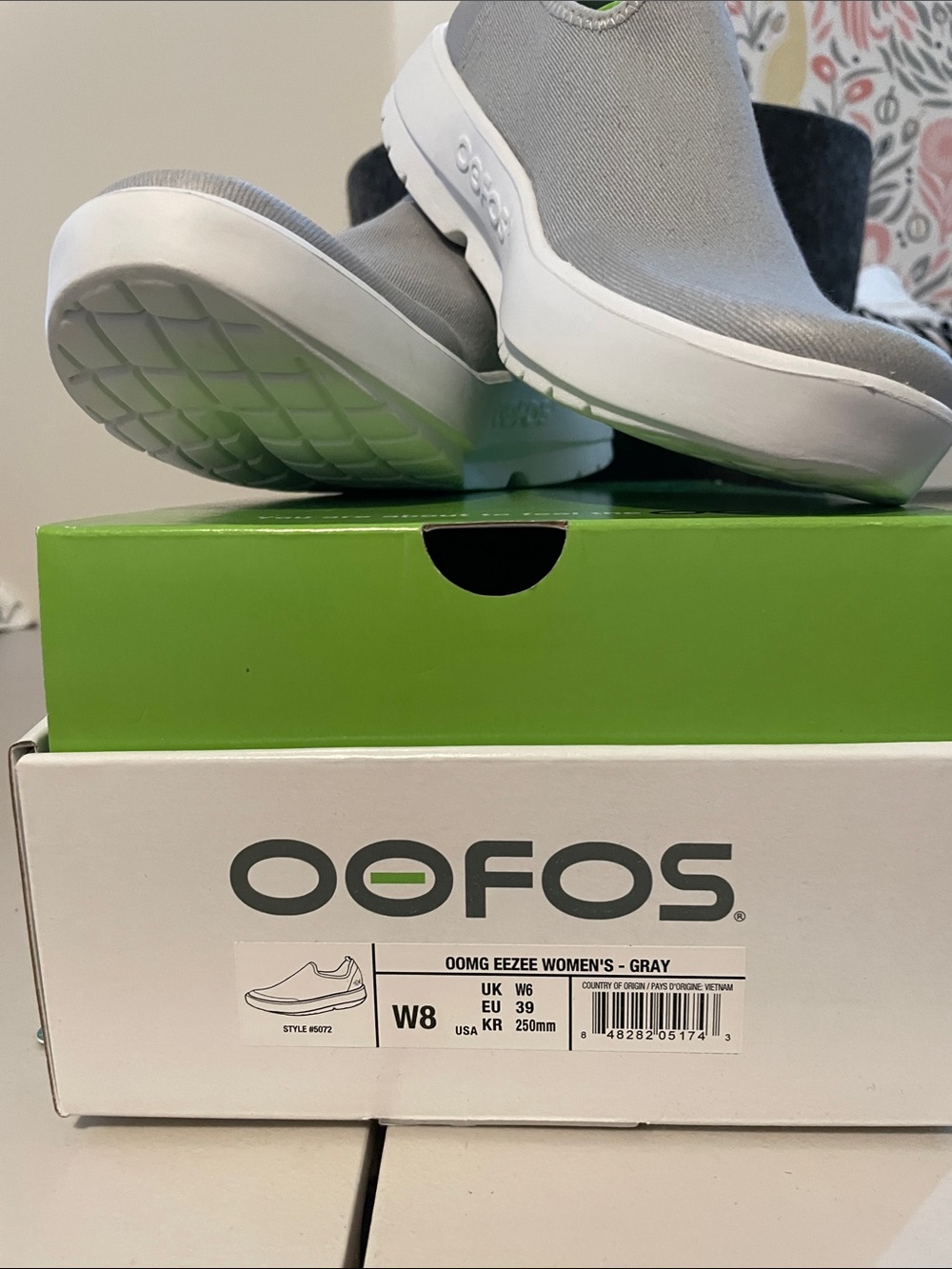 OOFOS Women's Slip-On Anti-Fatigue Sneakers 8W in Light Gray - Picture 5 of 5